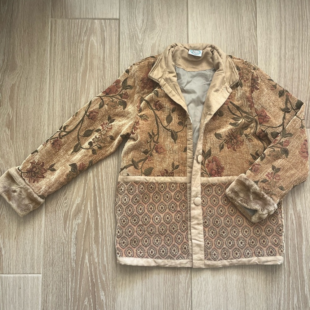 Tapestry Floral Patterned Jacket Faux Fur Accents Size L/XL